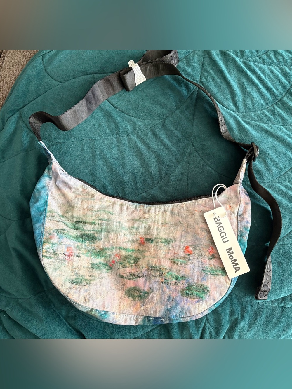 BAGGU Monet Medium Crescent